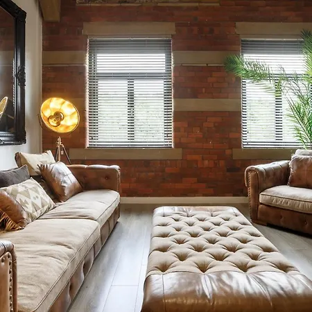 Stunning Designer Penthouse - 85