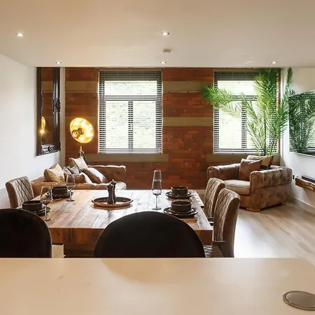 Stunning Designer Penthouse - 85