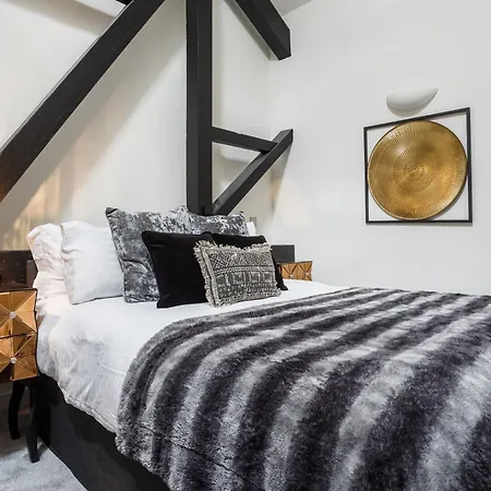 Stunning Designer Penthouse - 85