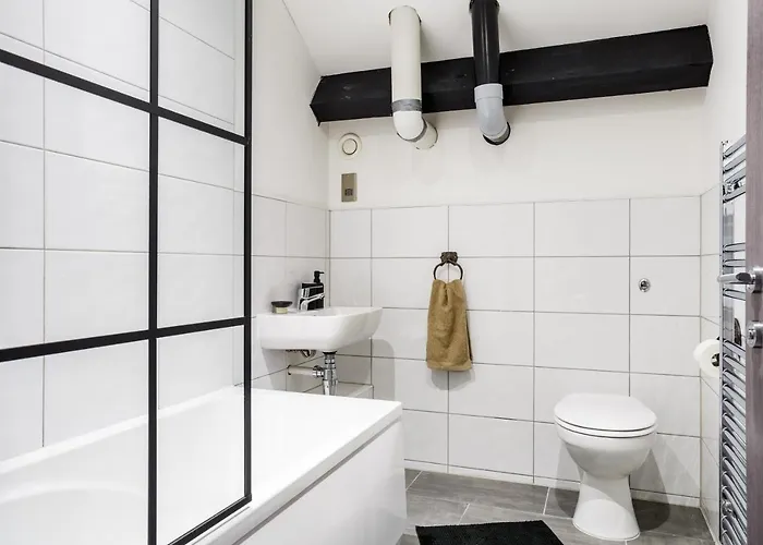 Stunning Designer Penthouse - 85