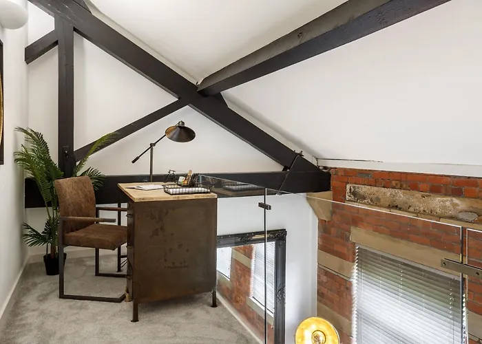 Apartment Stunning Designer Penthouse - 85