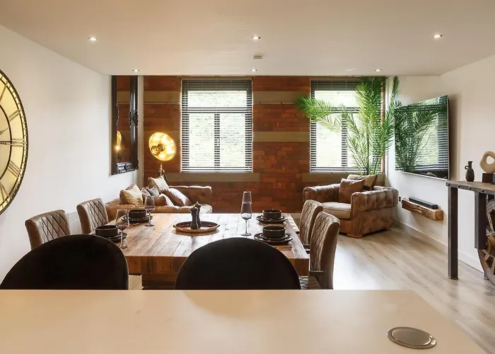 Stunning Designer Penthouse - 85