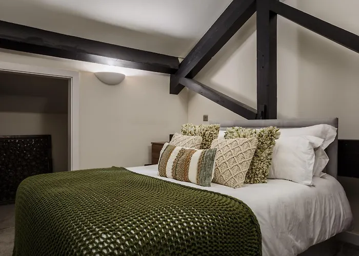 Stunning Designer Penthouse - 85