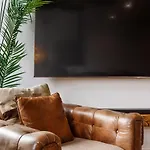 Апартаменты Stunning Designer Penthouse - 85