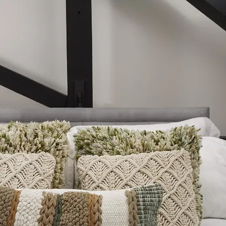 Апартаменты Stunning Designer Penthouse - 85